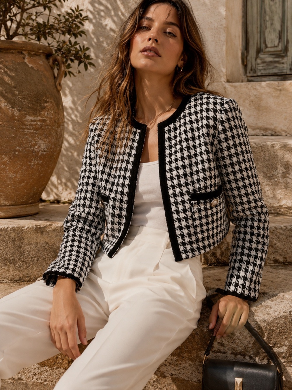 006. NWT RETAILS FOR 71$ Cropped Houndstooth Boxy Blazer - Black & White